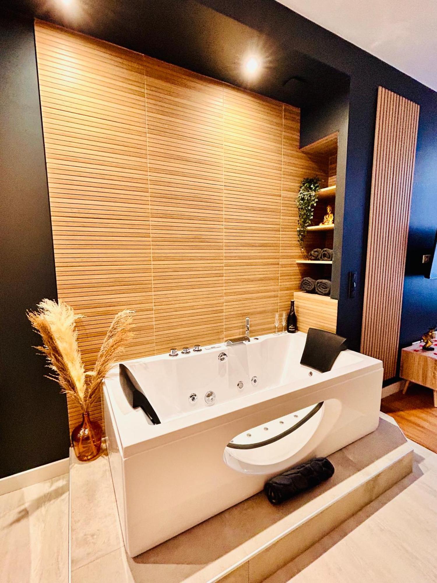 Suite Cosy Jacuzzi Troyes - Secrets D'Ana Exteriér fotografie