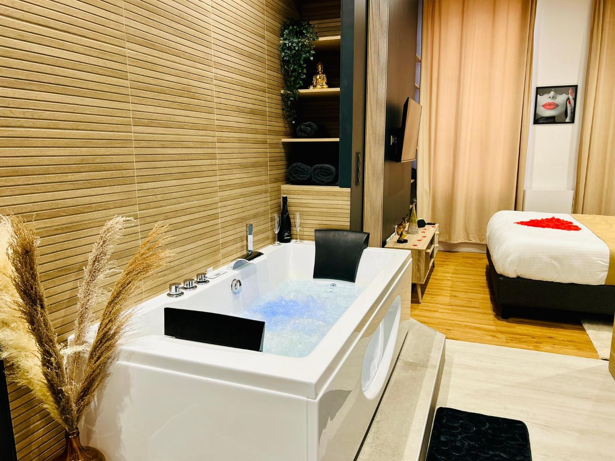 Suite Cosy Jacuzzi Troyes - Secrets D'Ana Exteriér fotografie